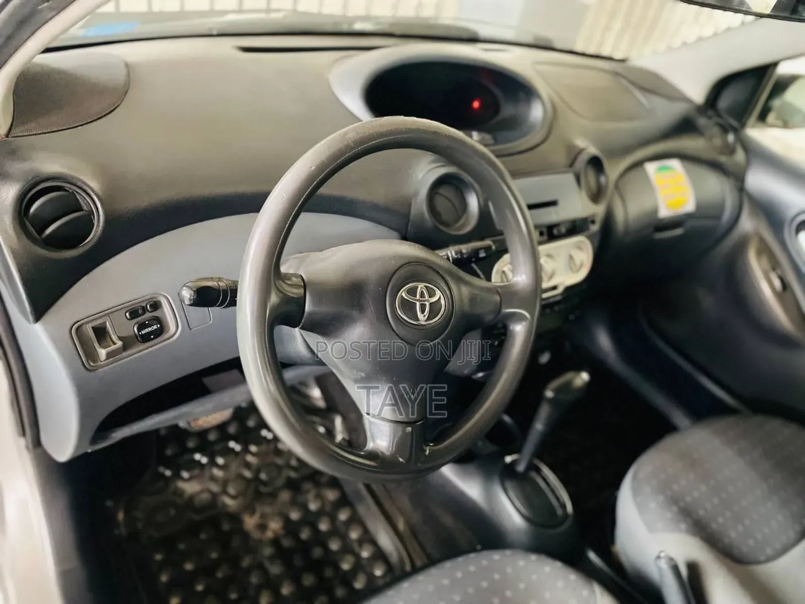 Toyota Vitz 2004 Teal