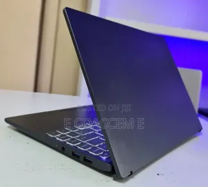 New Laptop MSI 8GB Intel Core I3 SSD 256GB