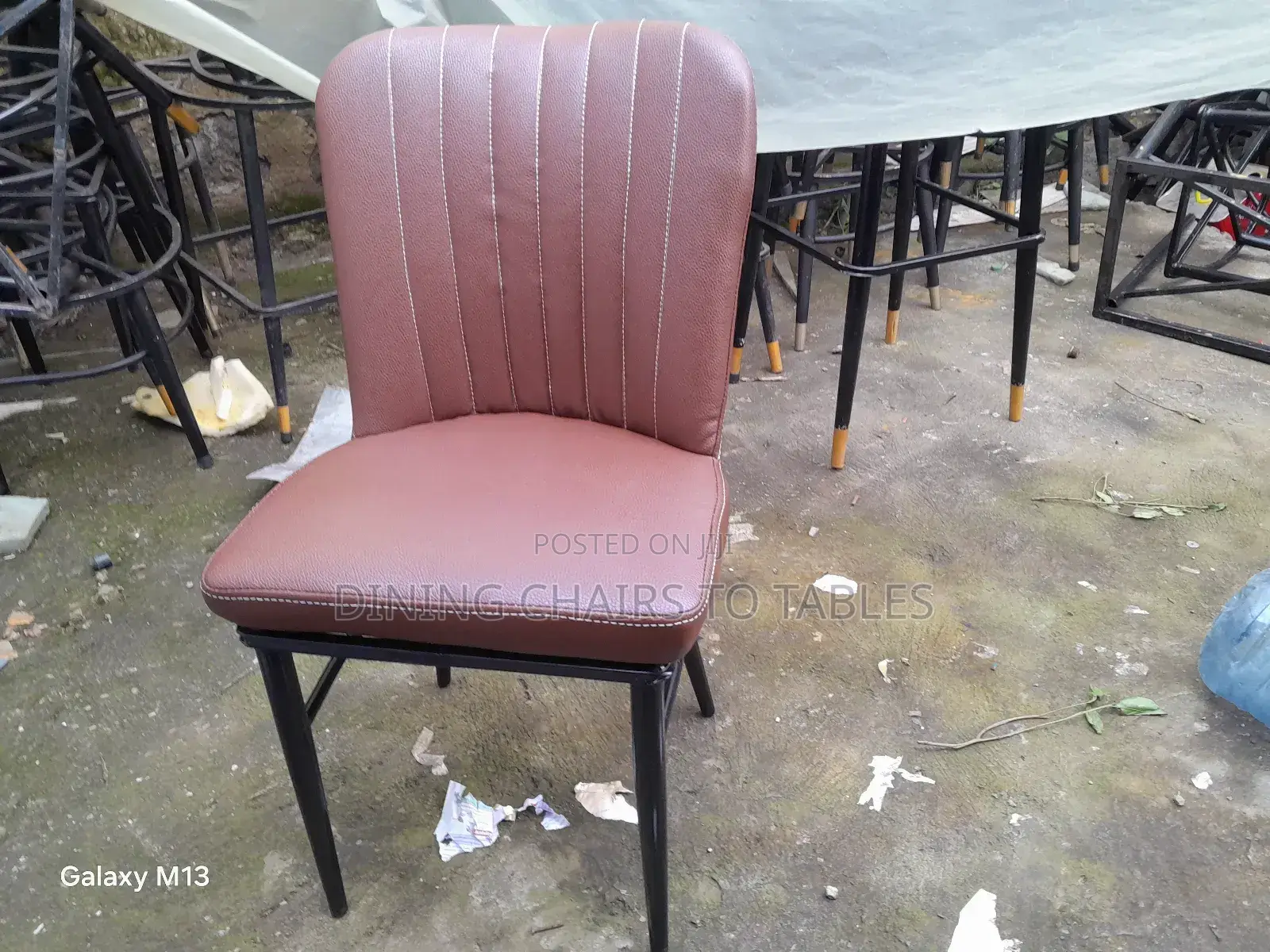 የሆቴል የካፌ የሥጋ ቤት የባር ወምበርና ጠረጼዛ