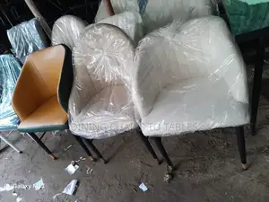 Photo - የሆቴል የካፌ የሥጋ ቤት የባር ወምበርና ጠረጼዛ