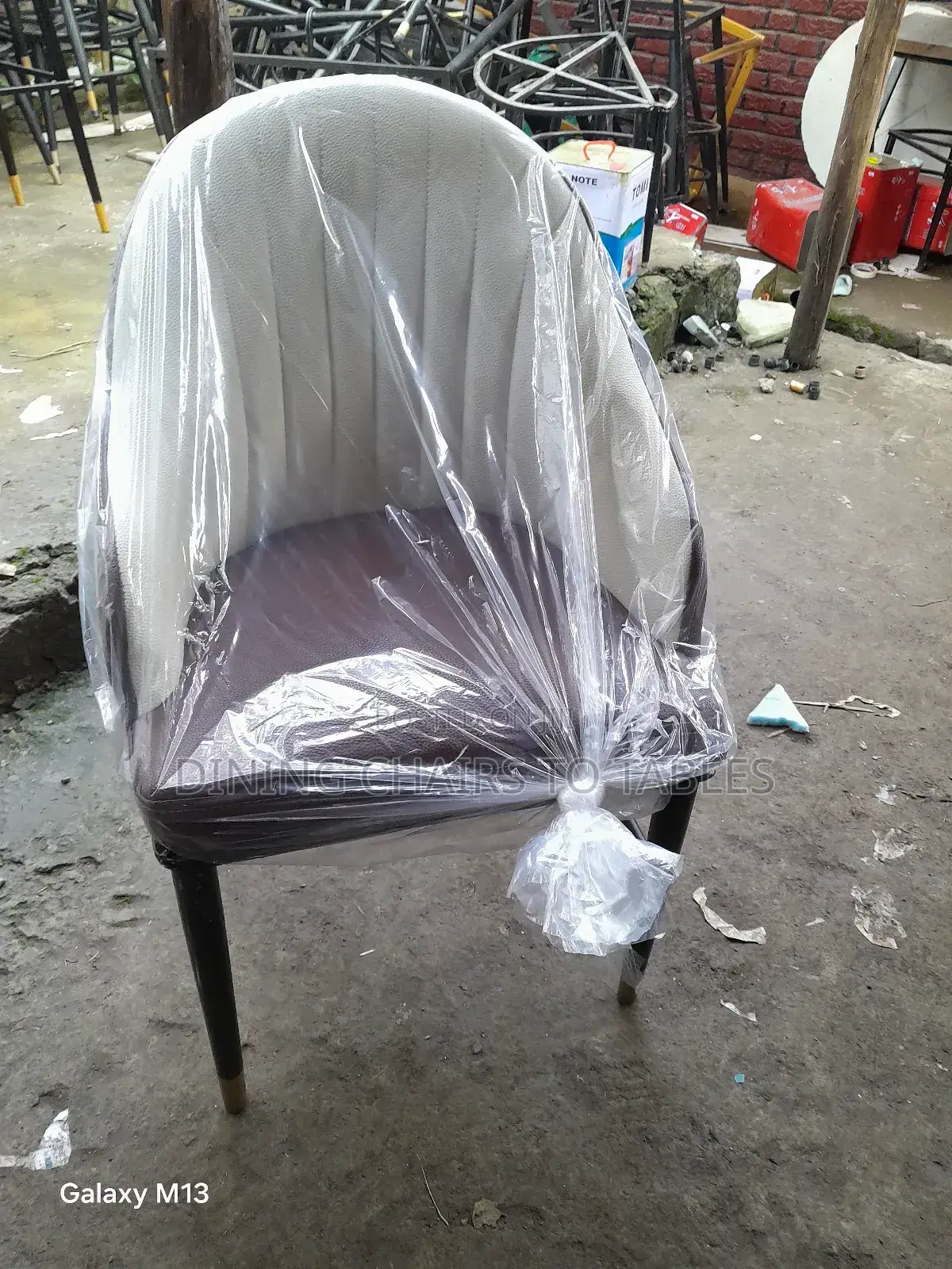 የሆቴል የካፌ የሥጋ ቤት የባር ወምበርና ጠረጼዛ