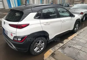 Hyundai Kona 2022 White