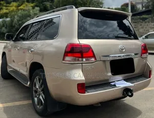 Toyota Land Cruiser 4.0 V6 STD 2010 Gold