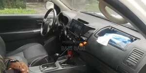 Toyota Hilux 2013 White