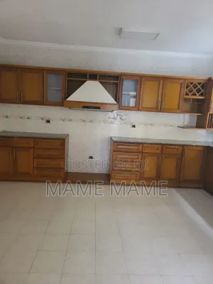 9bdrm House in Addis Abeba, Bole for rent