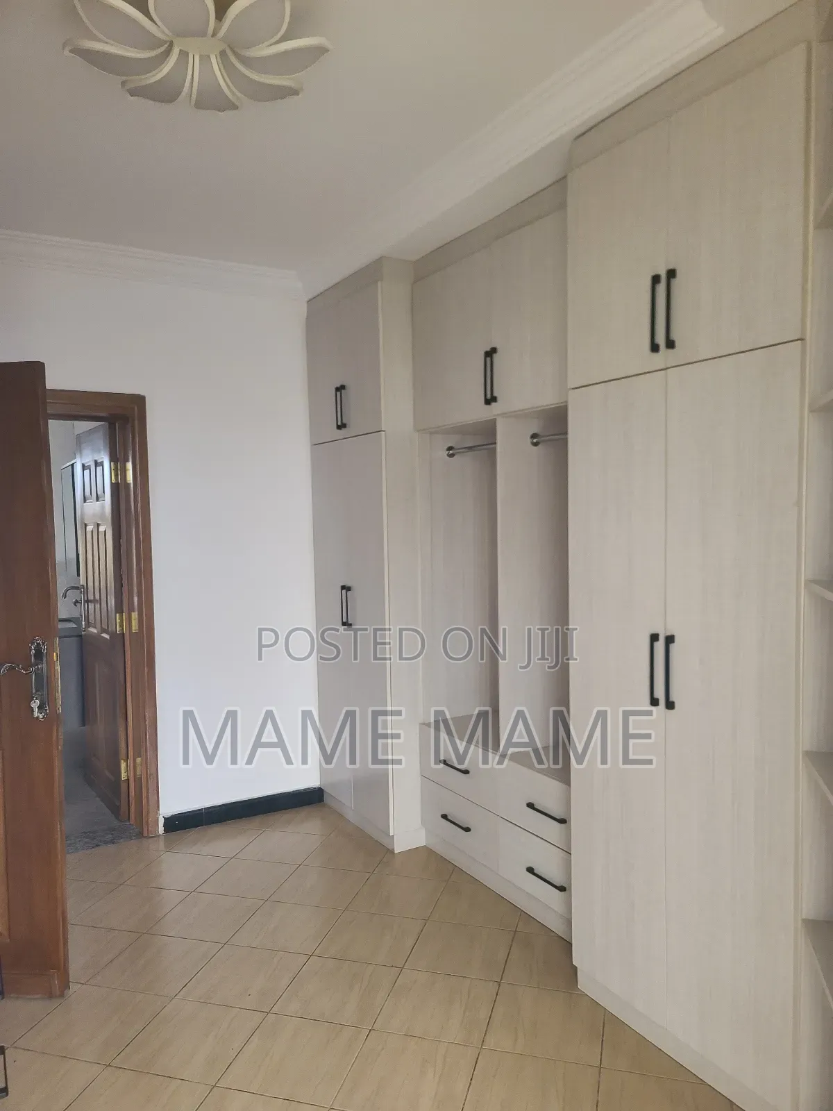 9bdrm House in Addis Abeba, Bole for rent