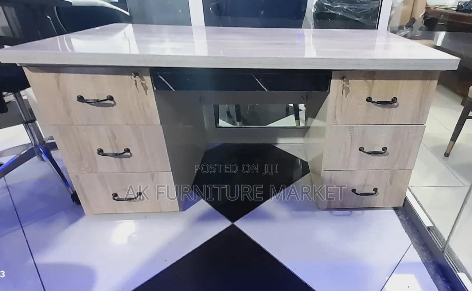 Office Table Siz 140 Cm