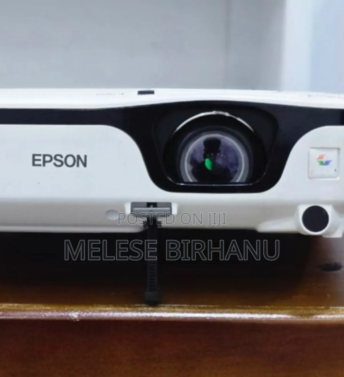 Epson EB-X12 Model Projector