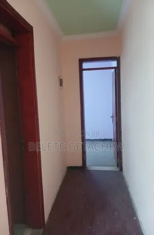 3bdrm House in Goro Yerer, L-Shape, Bole for sale