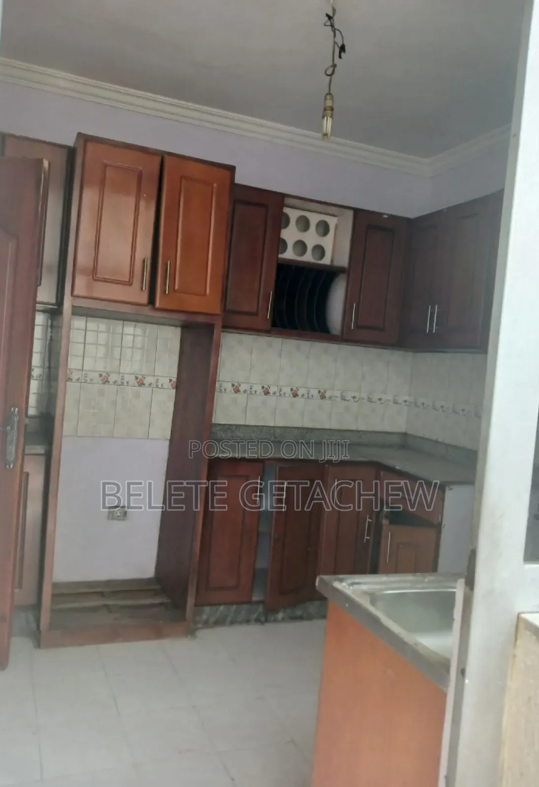 3bdrm House in Goro Yerer, L-Shape, Bole for sale