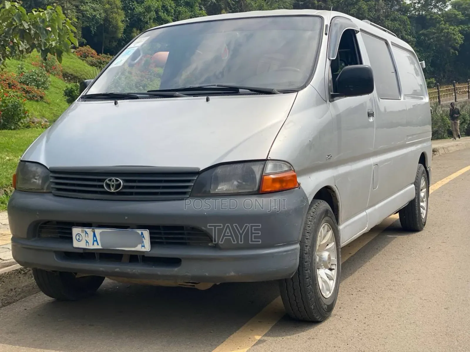 Toyota HiAce 2005 Silver