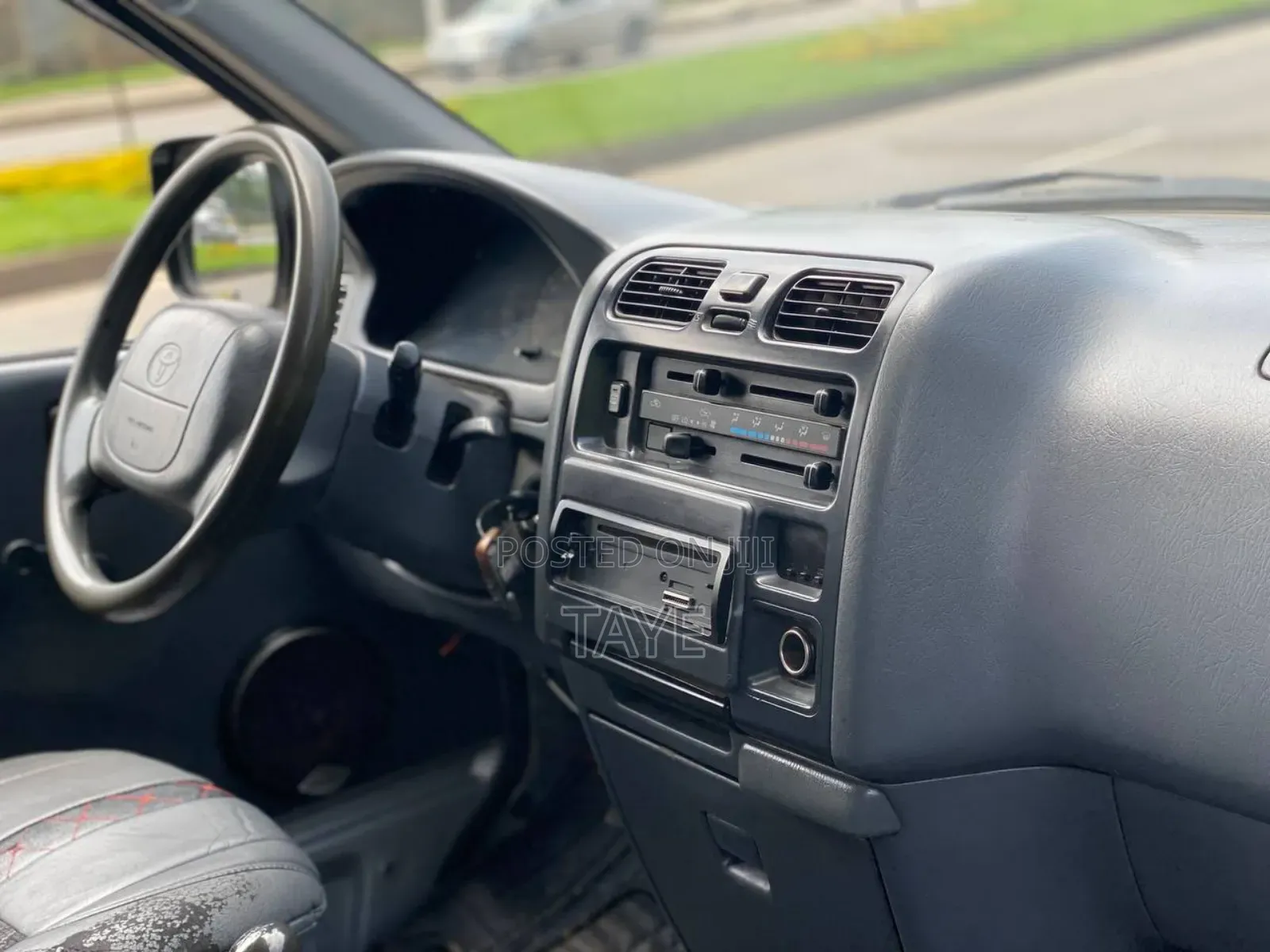 Toyota HiAce 2005 Silver