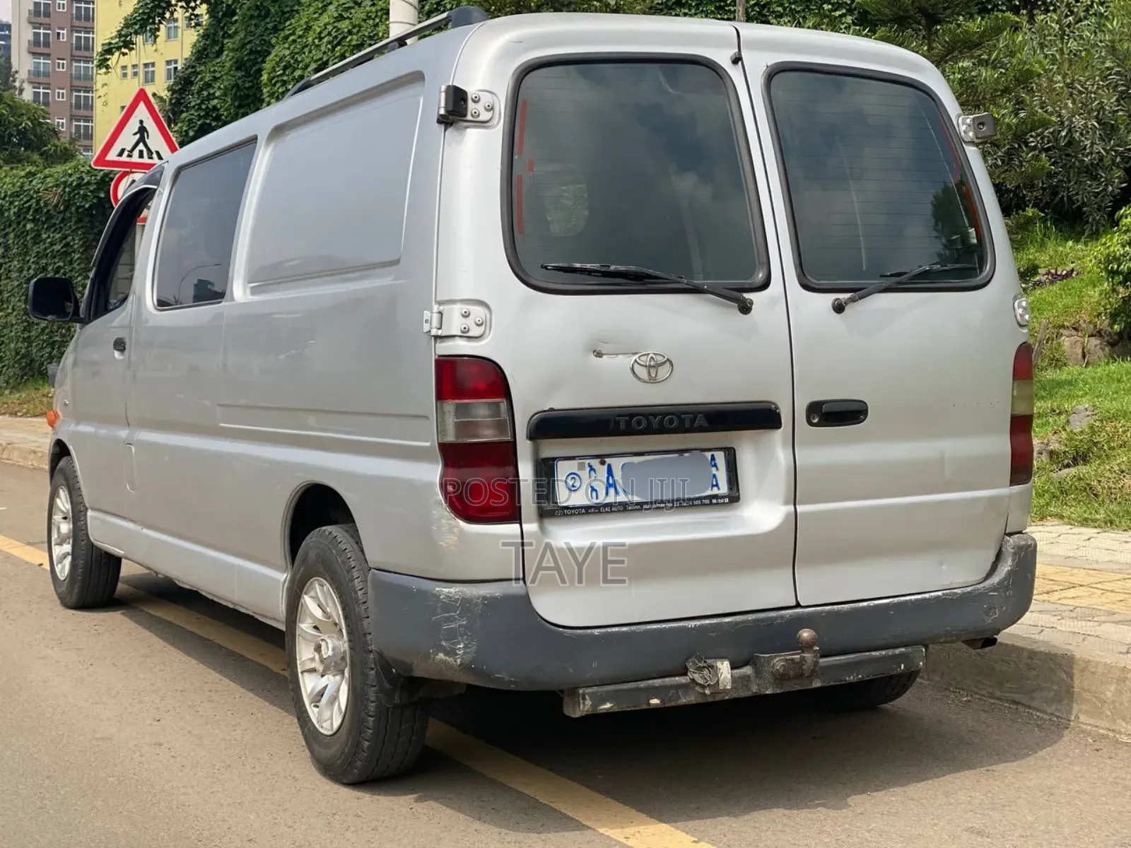 Toyota HiAce 2005 Silver