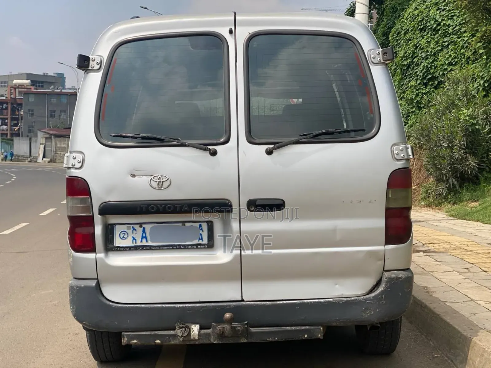 Toyota HiAce 2005 Silver