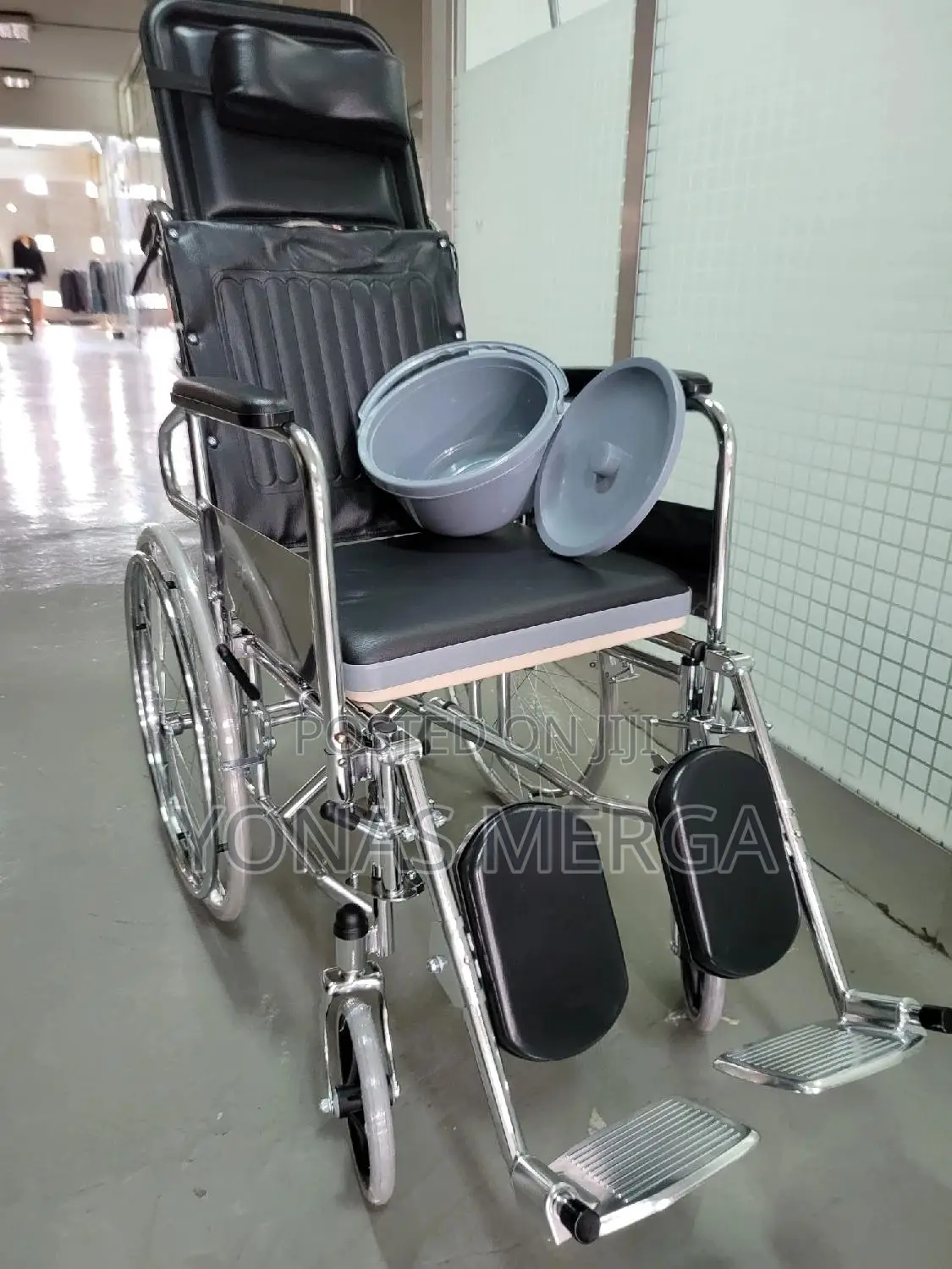 Reclining Back Wheelchair _ Head Support
Hardwearing Chrome