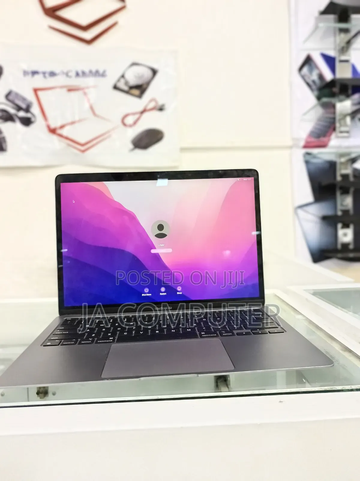 New Laptop Apple MacBook Air 2020 M1 8GB Apple M1 SSD 128GB