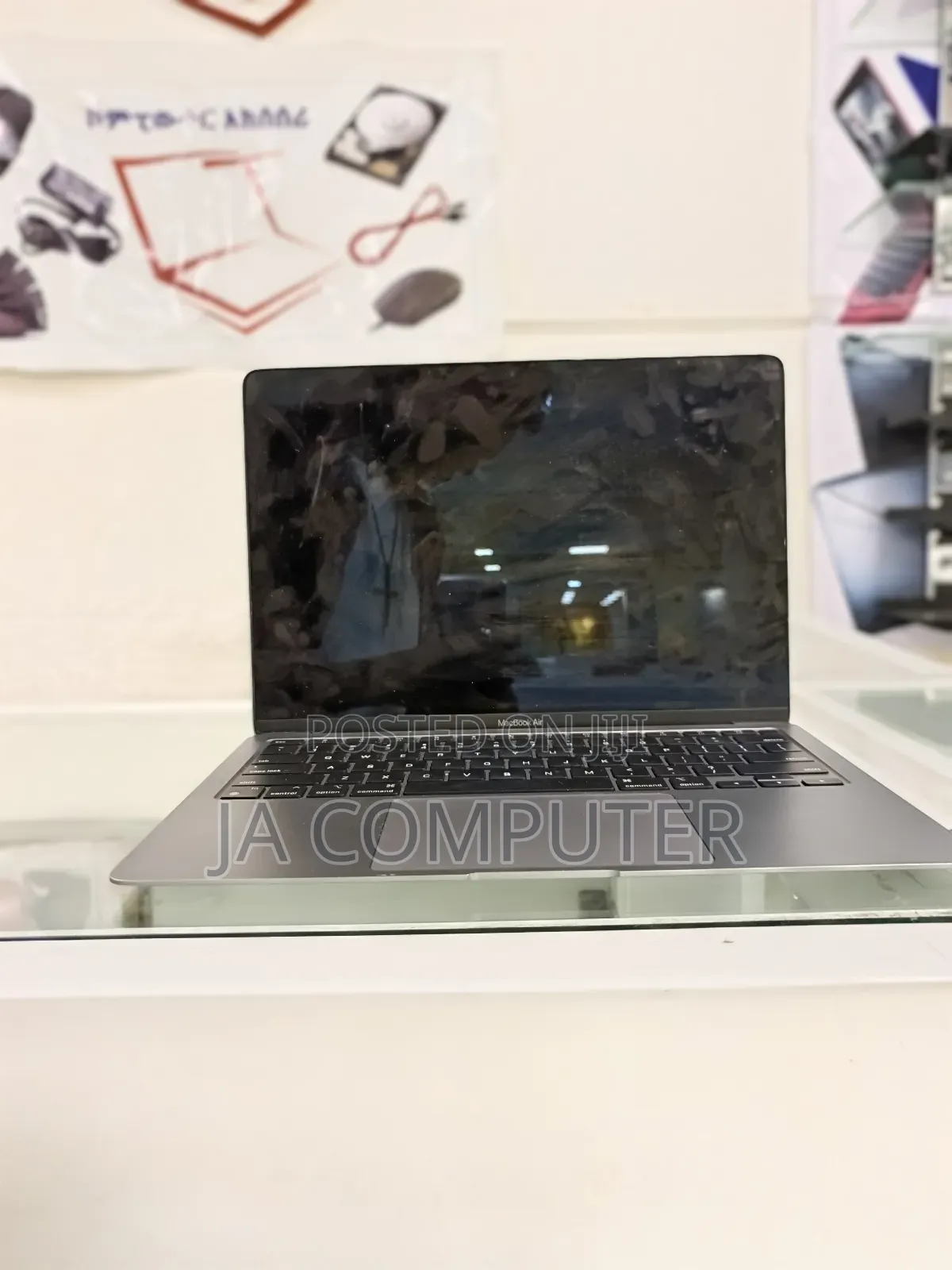 New Laptop Apple MacBook Air 2020 M1 8GB Apple M1 SSD 128GB