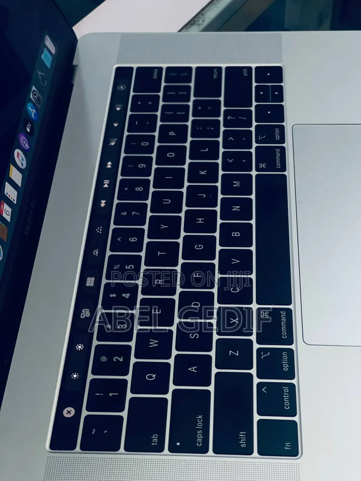 New Laptop Apple MacBook Pro 2018 32GB Intel Core I9 SSD 1T