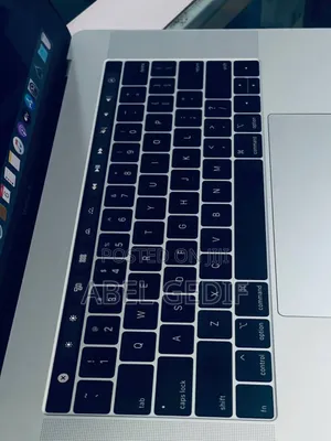 New Laptop Apple MacBook Pro 2018 32GB Intel Core I9 SSD 1T