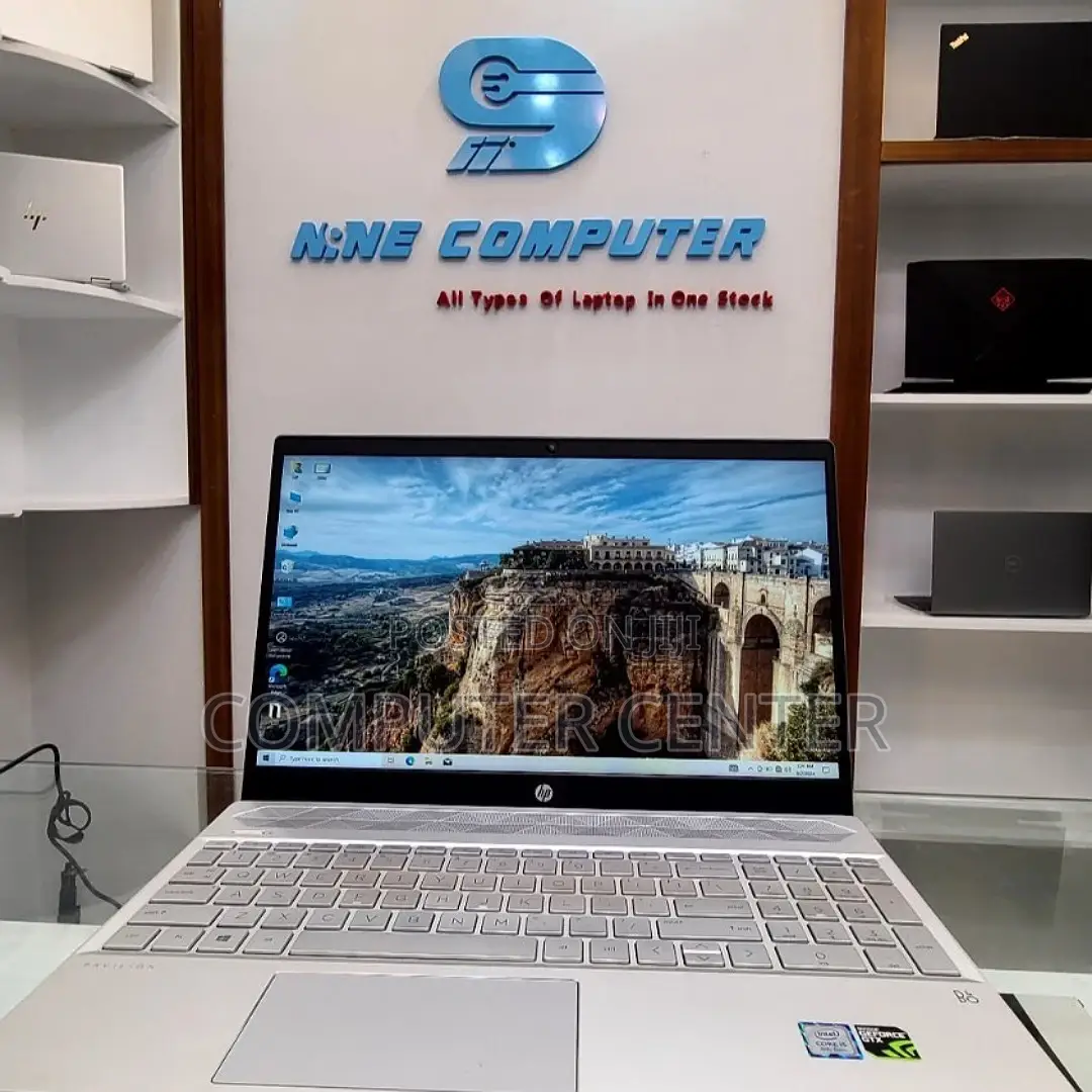 New Laptop HP Pavilion 15 8GB Intel Core I5 SSD 512GB