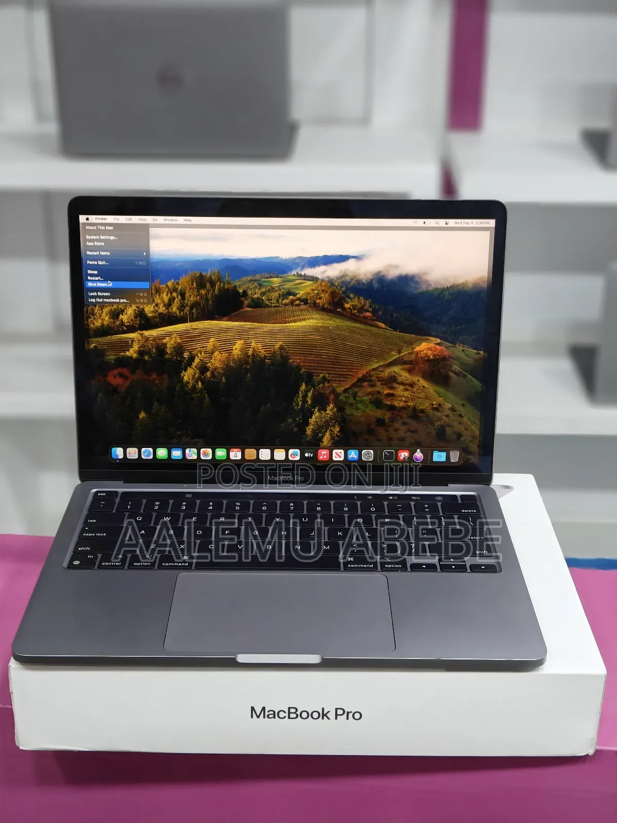 New Laptop Apple MacBook Pro M1 8GB Apple M1 SSD 512GB