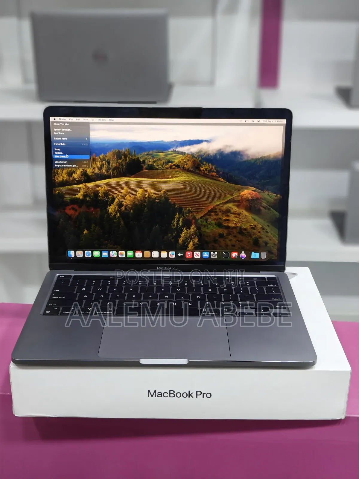 New Laptop Apple MacBook Pro M1 8GB Apple M1 SSD 512GB