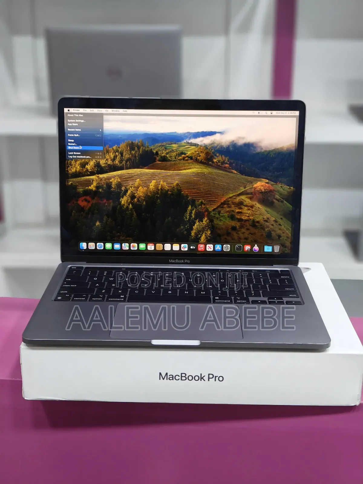 New Laptop Apple MacBook Pro M1 8GB Apple M1 SSD 512GB