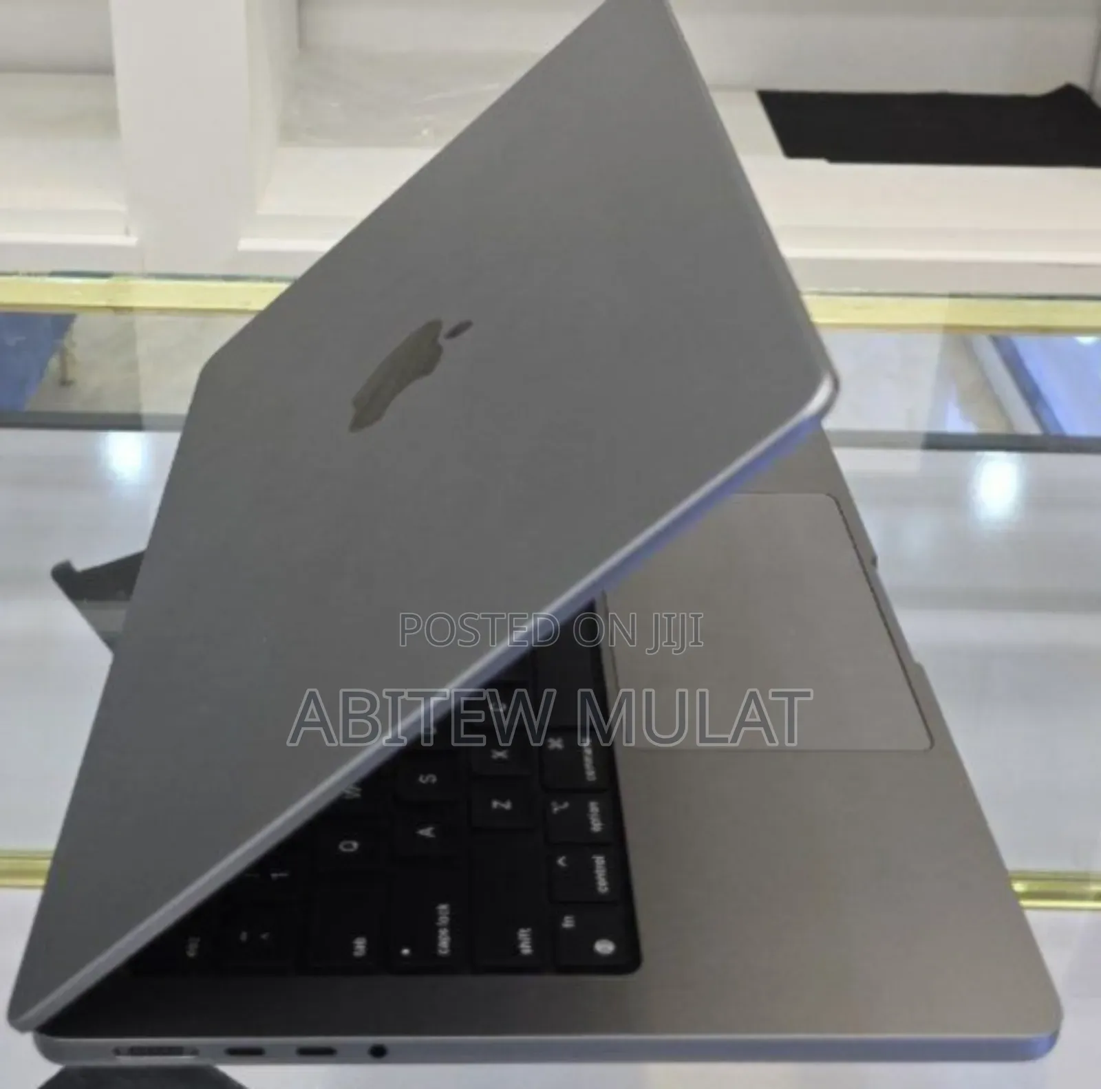 New Laptop Apple MacBook Pro 96GB Apple M2 SSD 2T