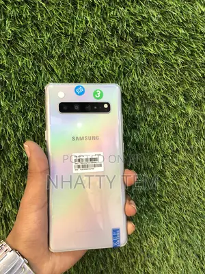 New Samsung Galaxy S10 5G 512 GB Silver