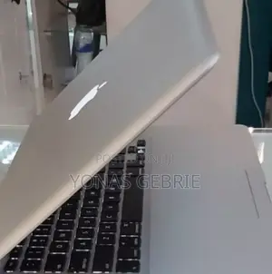 New Laptop Apple MacBook Pro 2012 4GB Intel Core I5 HDD 500GB