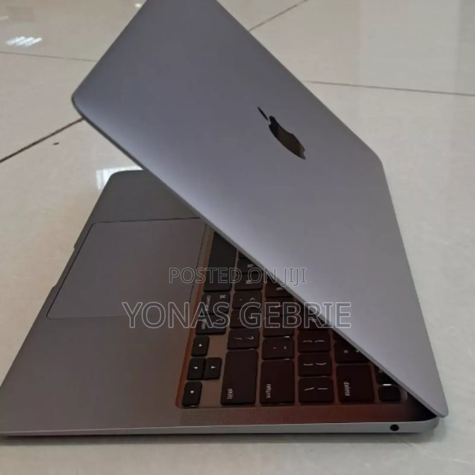 New Laptop Apple MacBook Air 2020 M1 8GB Apple M1 SSD 256GB