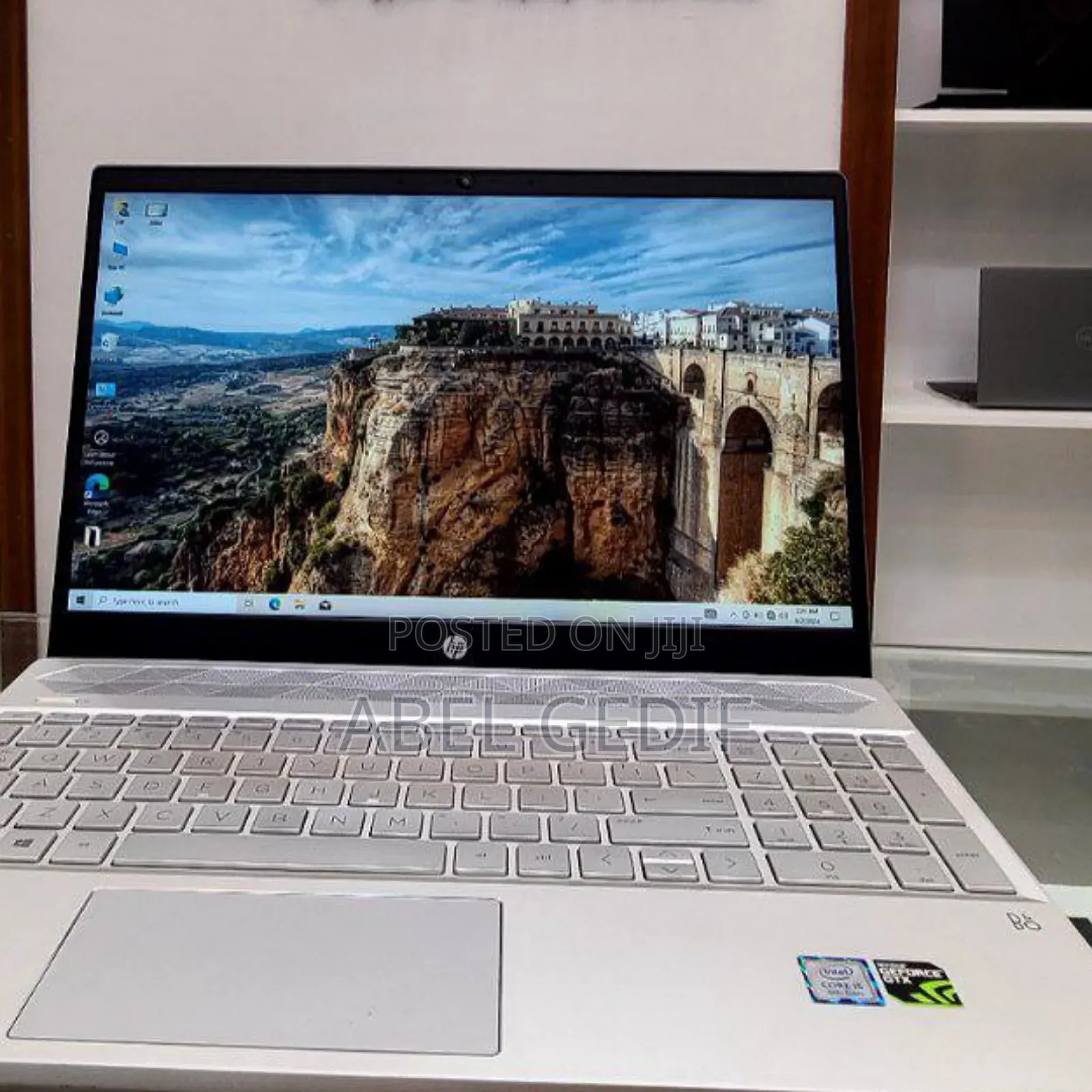 New Laptop HP Pavilion 15 8GB Intel Core I5 SSD 512GB