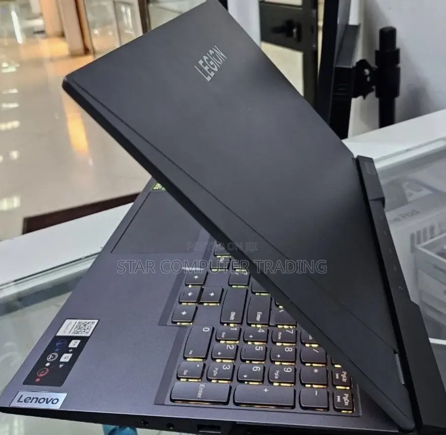 New Laptop Lenovo Legion 5 16GB AMD Ryzen 7 SSD 512GB