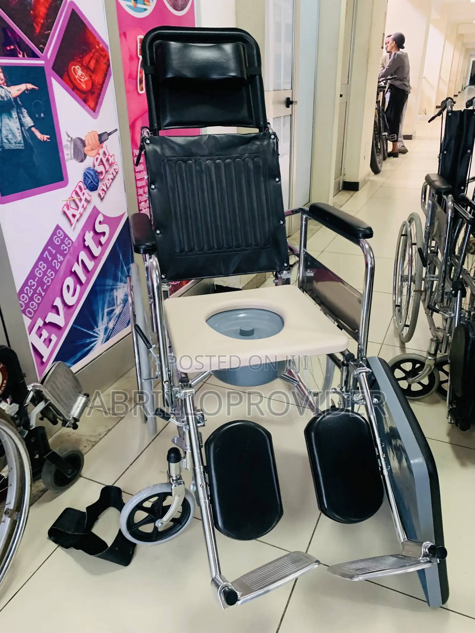 New Toilet Pad Wheelchairs Acceding on Wheel-Chair
