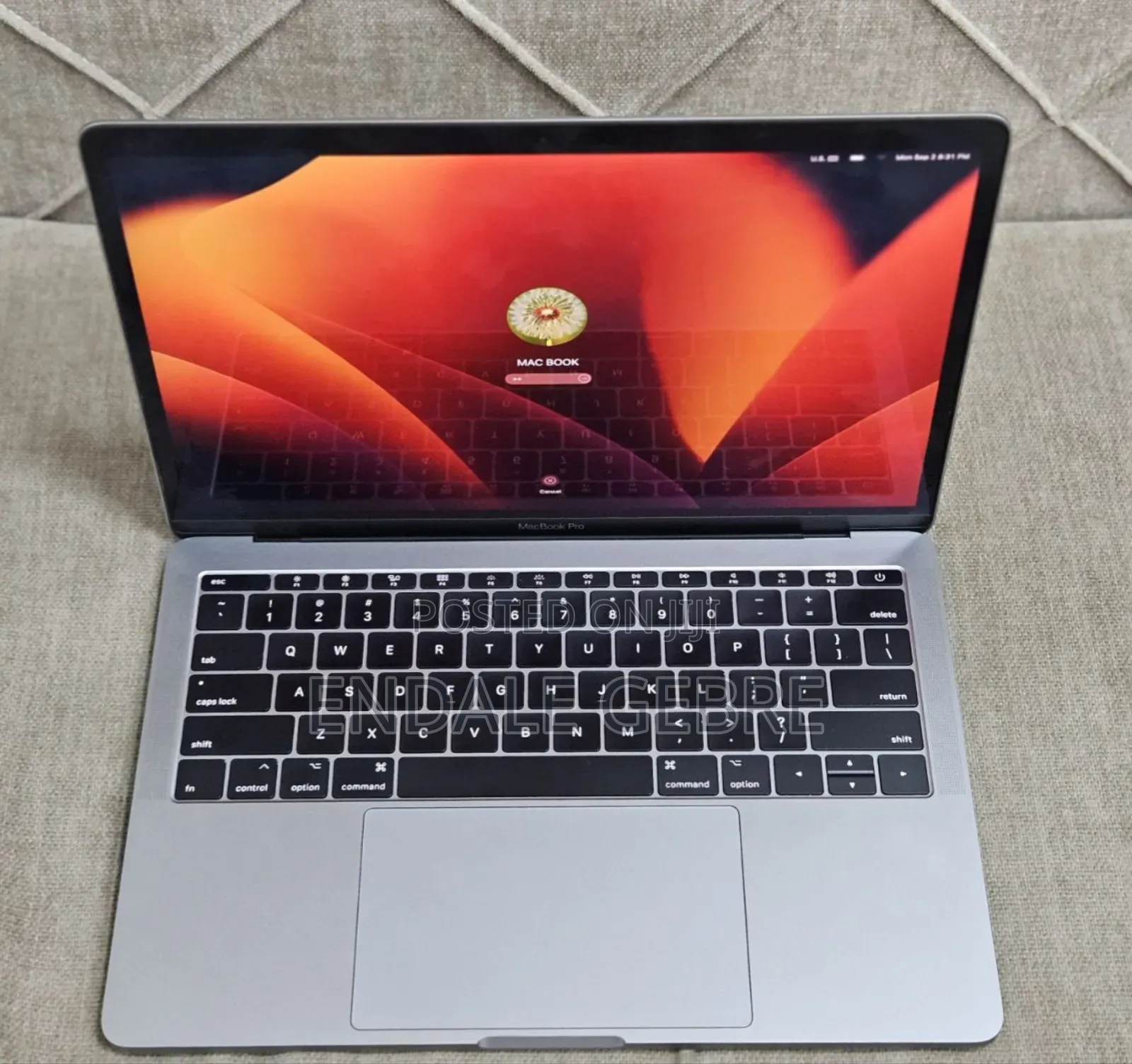 New Laptop Apple MacBook Pro 2017 8GB Intel Core I5 SSD 128GB