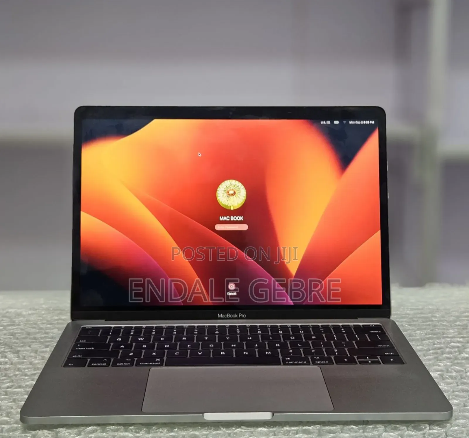 New Laptop Apple MacBook Pro 2017 8GB Intel Core I5 SSD 128GB