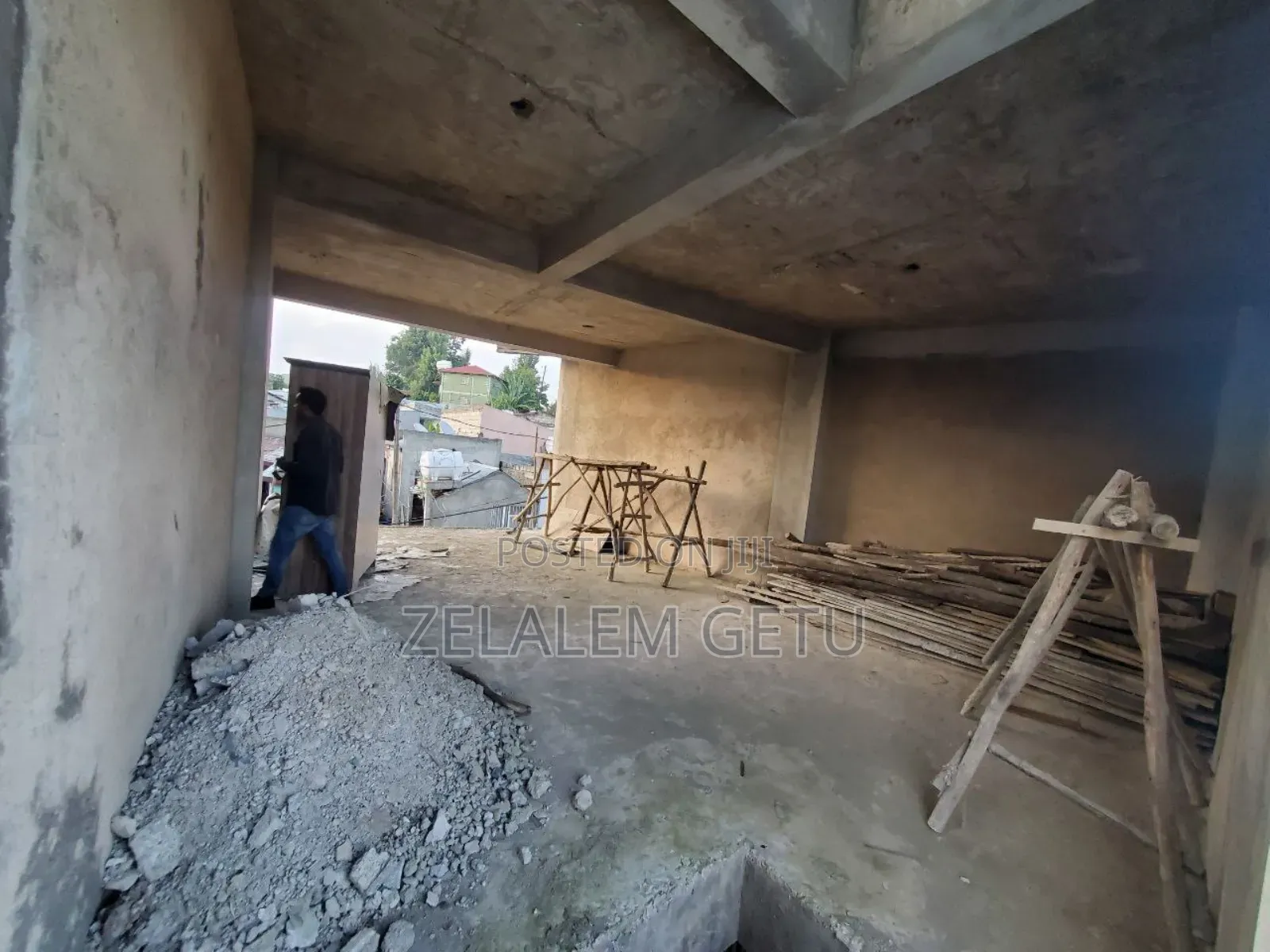 8bdrm Block of Flats in አያት, Bole for sale