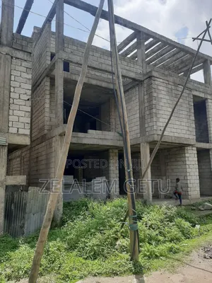 8bdrm Block of Flats in አያት, Bole for sale