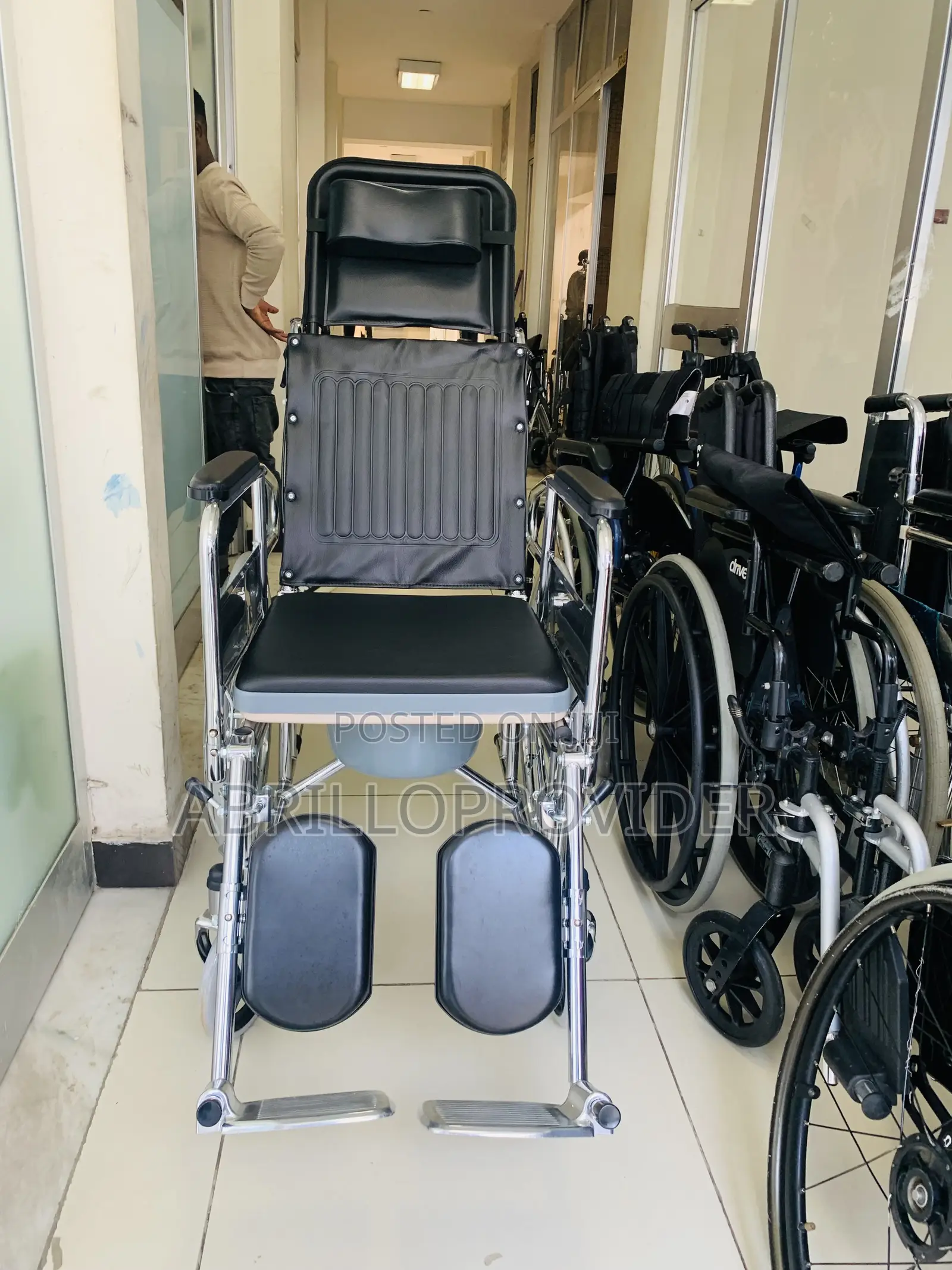 Adjust the Angle Range Up to 90-180 Degrees Wheelchair