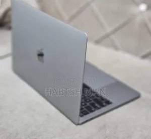 New Laptop Apple MacBook Pro 2017 8GB Intel Core I5 SSD 128GB