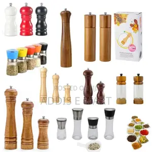 Photo - S%Wooden Peper Grinder Spice Container