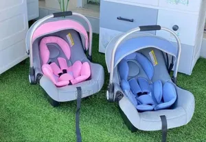  Car Seat
 ከቦታ ቦታ ማንቀሳቀስ የሚያስችል።