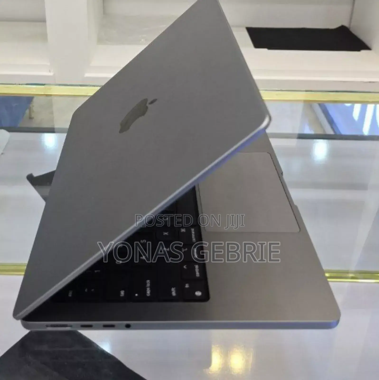 New Laptop Apple MacBook Pro 96GB Apple M2 SSD 2T