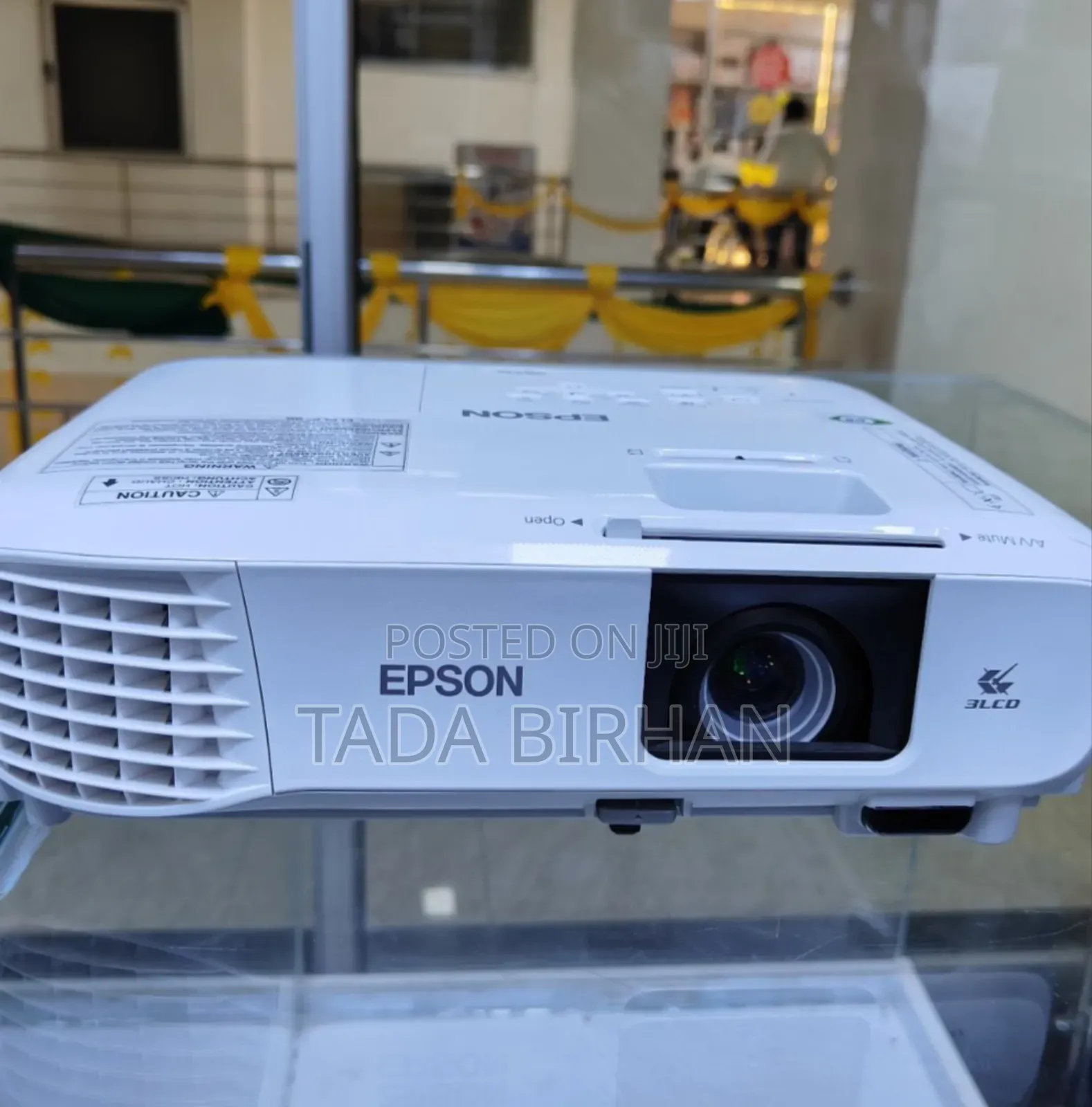 1EPSON Projector