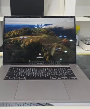 Photo - New Laptop Apple MacBook Pro 2019 16GB Intel Core I7 SSD 1T