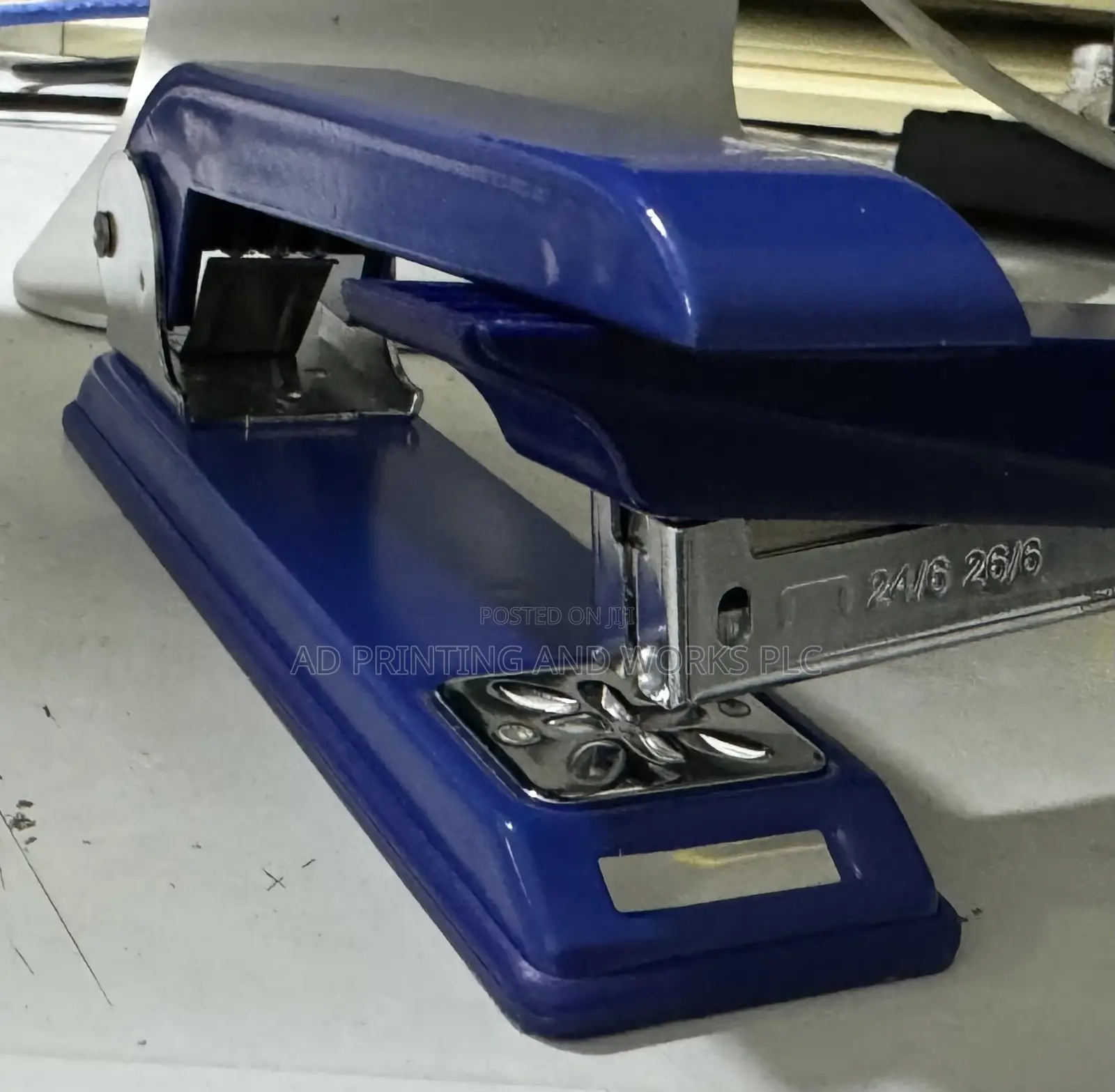 Swing Stapler for Booklet