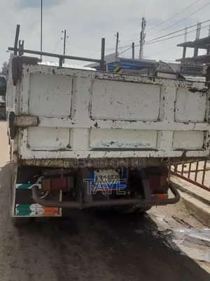 Isuzu 2010 ገልባጭ