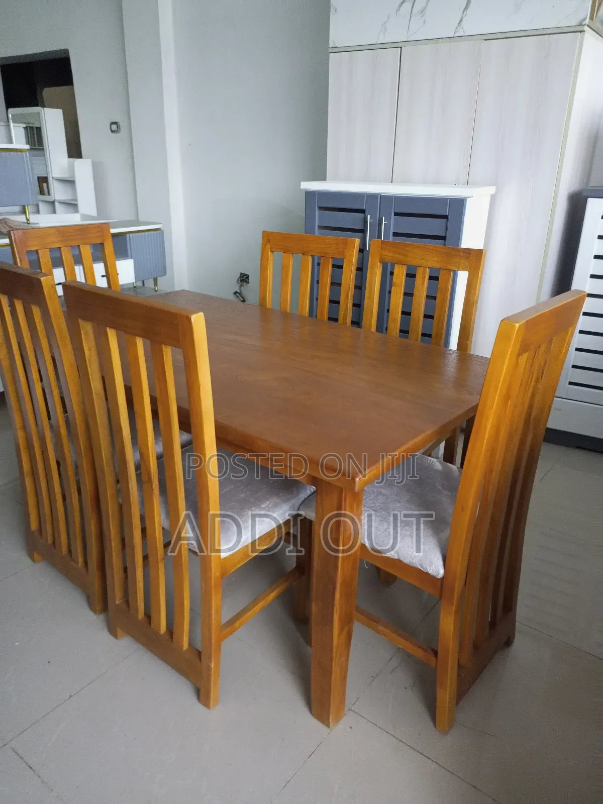 መመገቢያ ጠረጴዛ/Dining Table