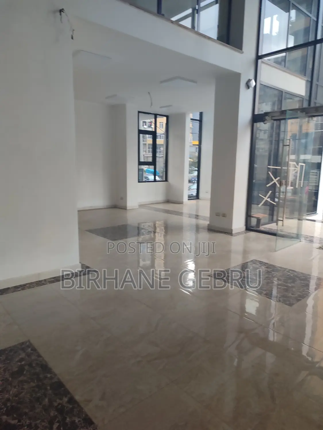 Luxury Apartiment Grond Rent for Business