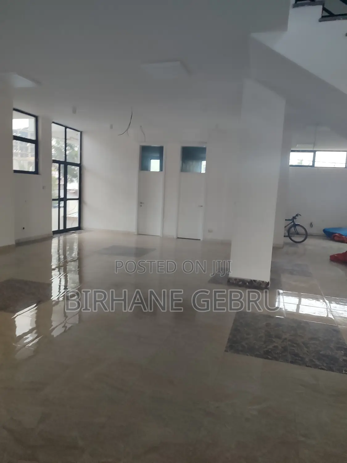 Luxury Apartiment Grond Rent for Business